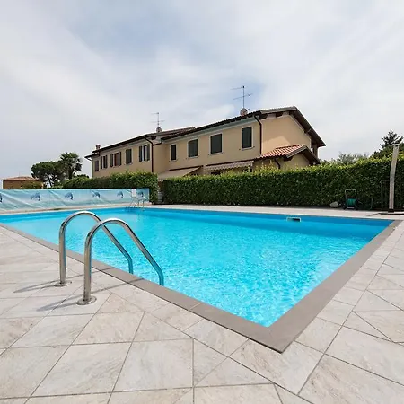 Lägenhet Vela Del Garda *